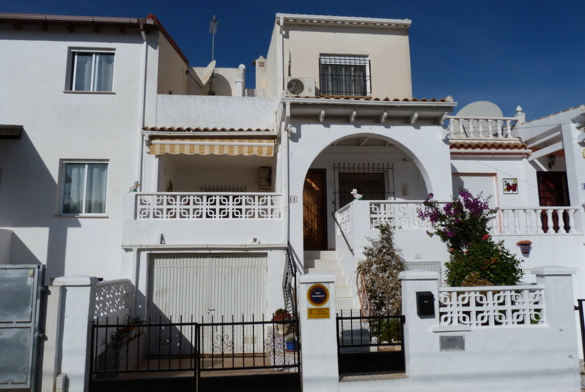 Terraced house for sale in Pinar de Campoverde by Pinar Properties