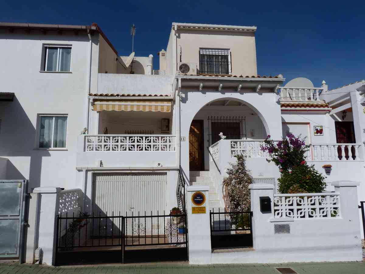 Terraced house for sale in Pinar de Campoverde by Pinar Properties